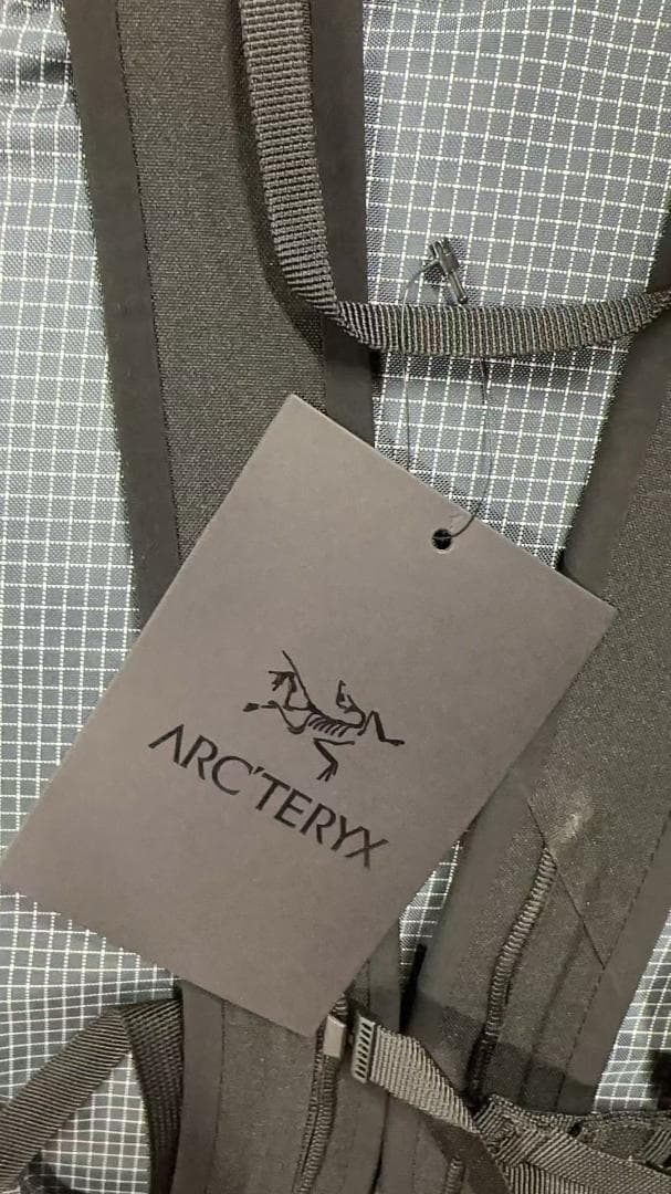 新品ARC'TERYX Konseal 15 海王星の灰