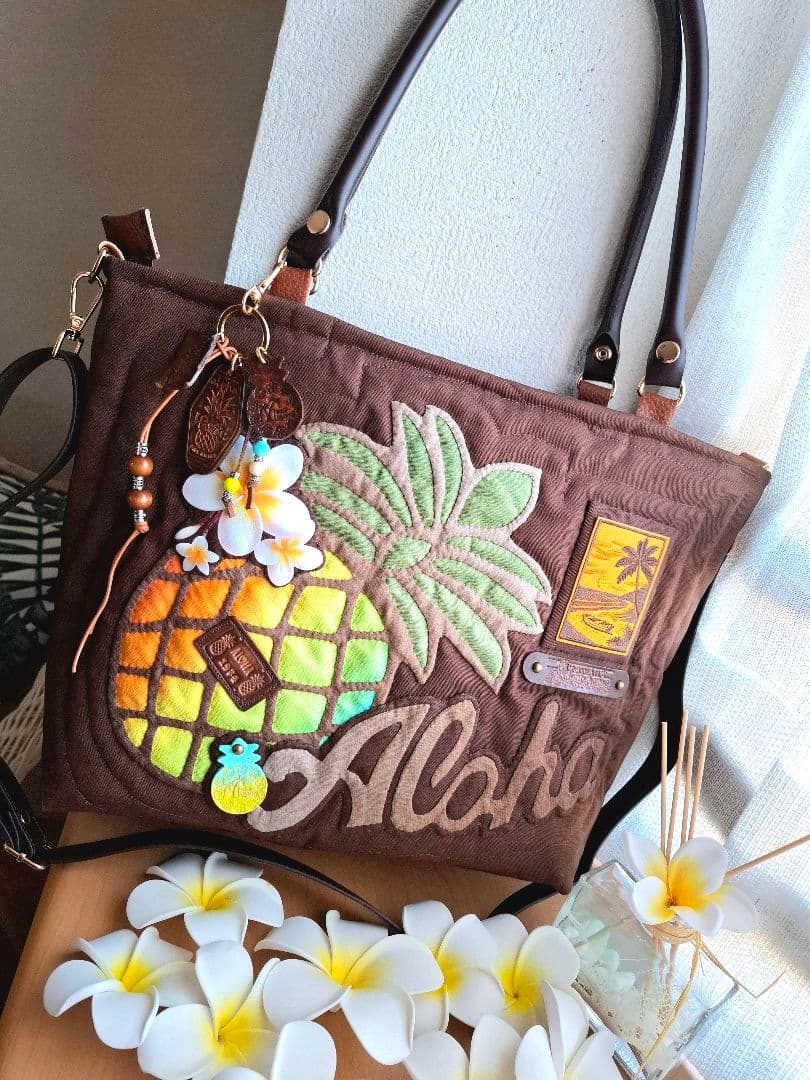 最終お値下げ！ハワイアンキルト　バッグ　2WAY ファスナー　革タグチャーム付