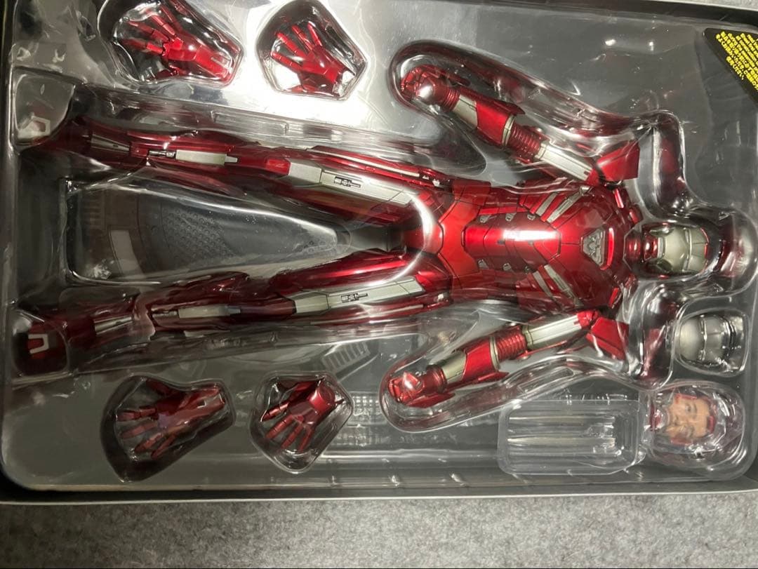 ホットトイズ　アイアンマン 3 シルバーセンチュリオン　 UM3213