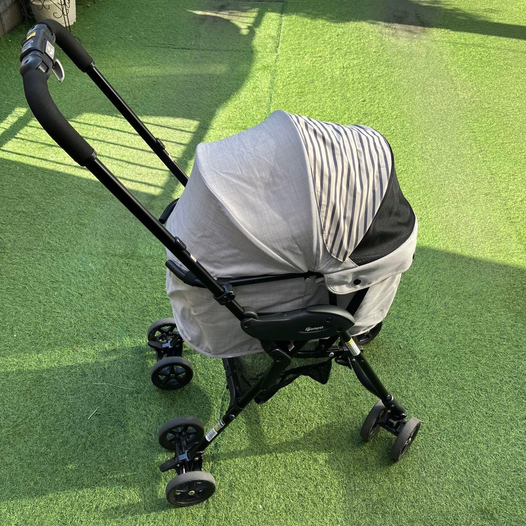 コンビ　コムペット　ミリミリライト　グレー ストライプデザイン ペットカート