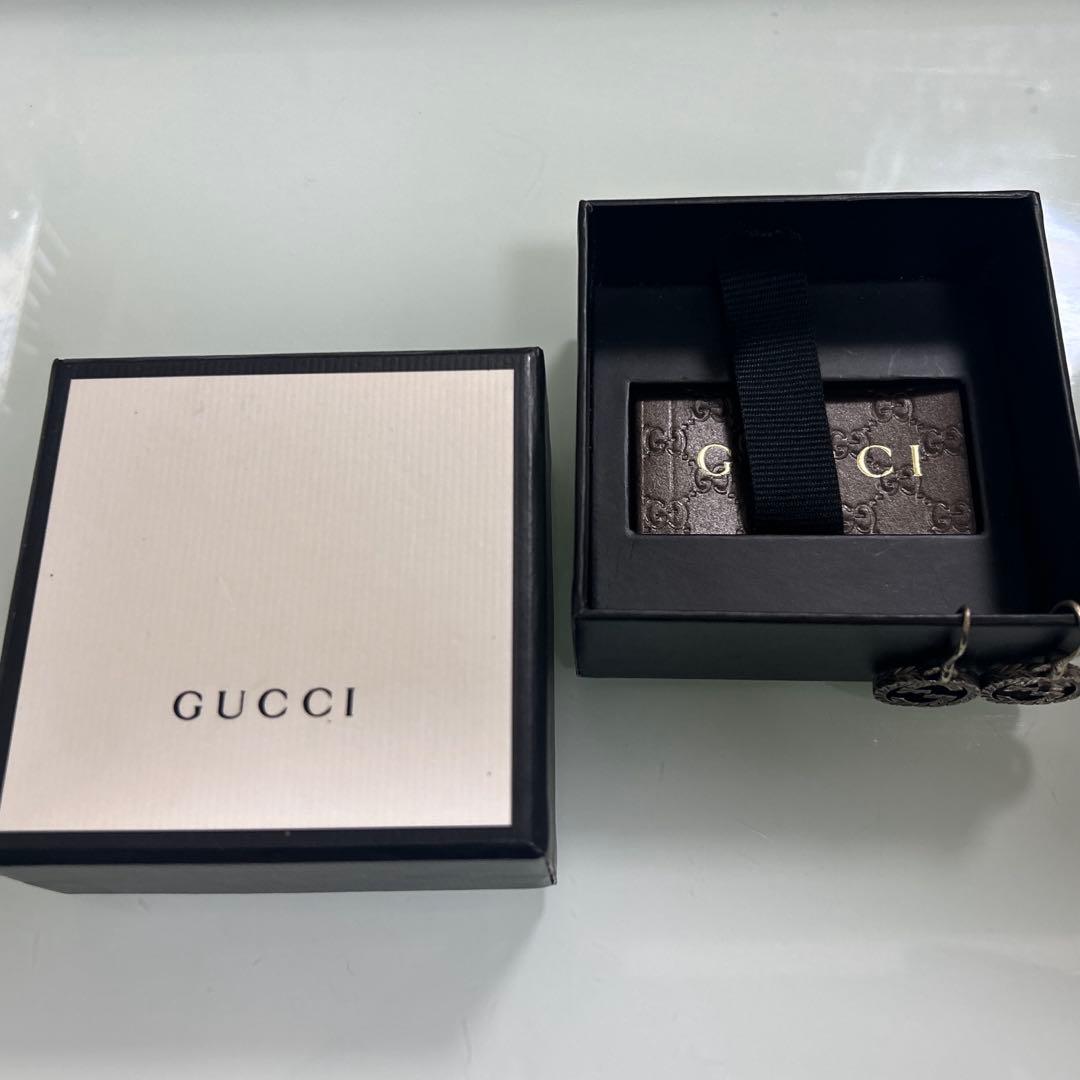 GUCCI（グッチ）　両耳ピアス