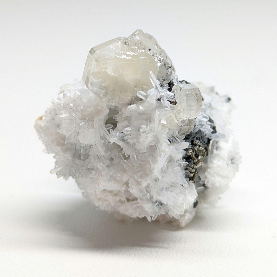 アパタイト　クォーツ①　鉱物標本　原石