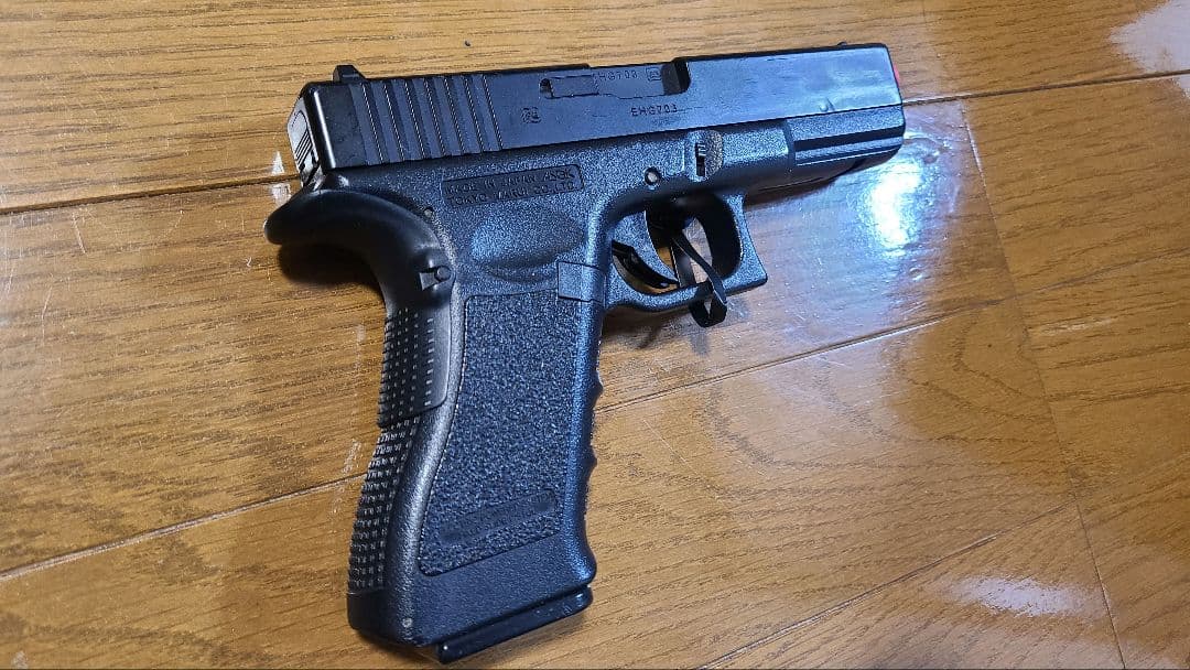 ジャンク東京マルイG18C電動ハンドガンセットおまけ付き18禁エアガントイガン