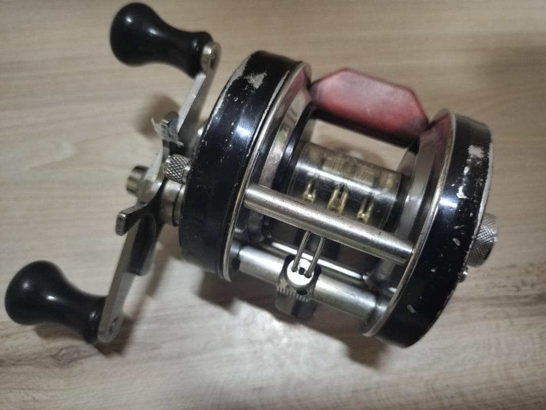 ★アブガルシア　アンバサダー5600Ｃ　ビンテージ　リール　赤ベロ