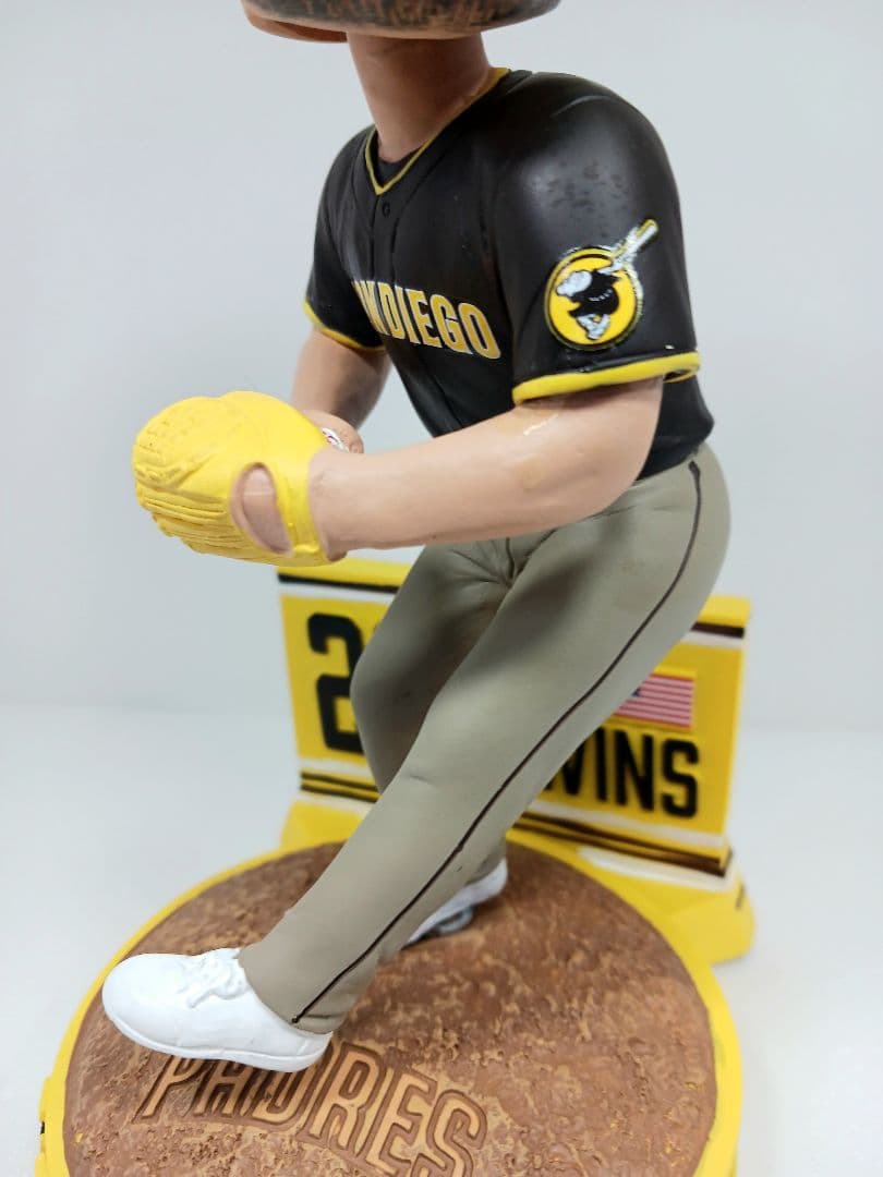 foco パドレス ダルビッシュ有 200勝記念 ボブルヘッド フィギュア