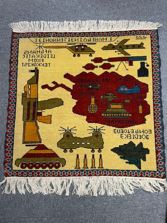 アフガニスタンの手作り絨毯size:70x73‼️