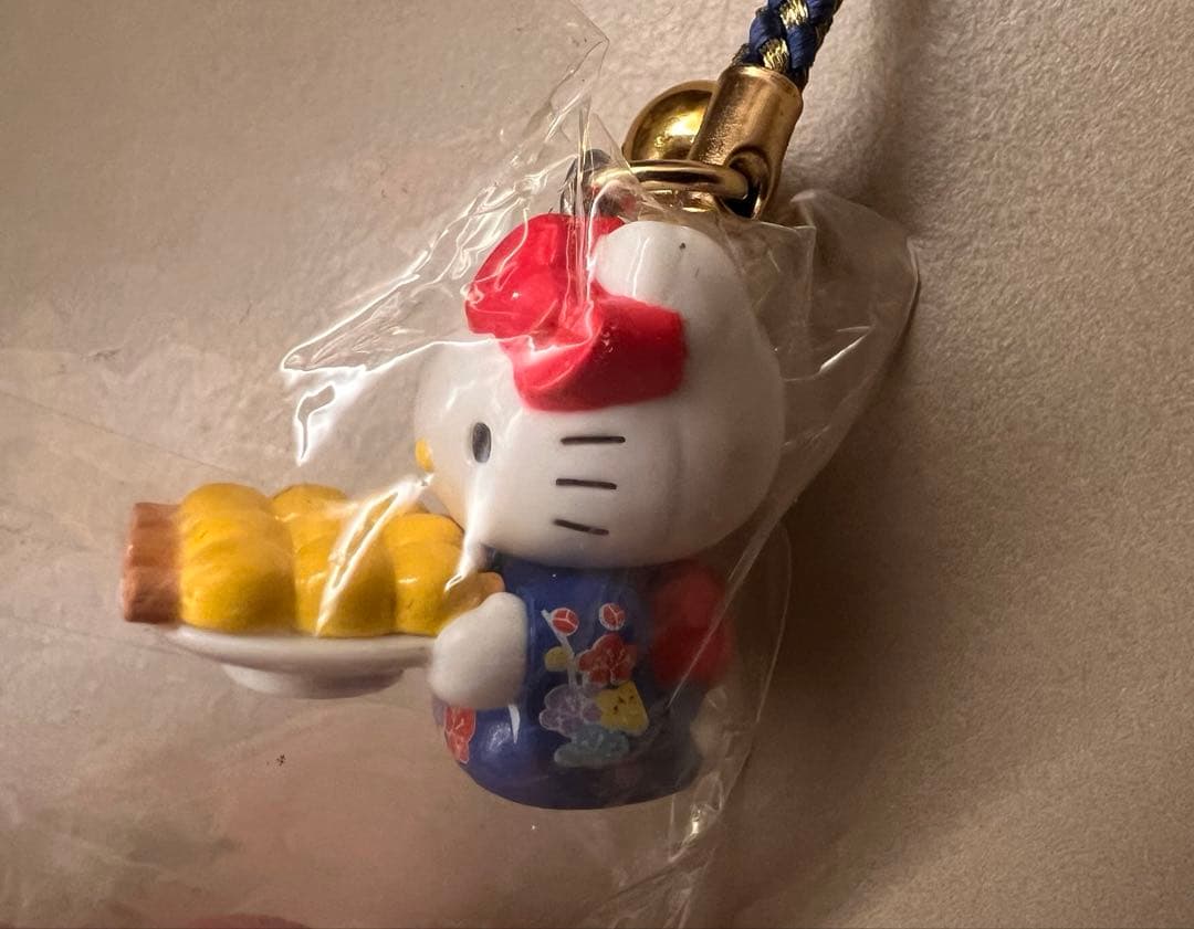 激レア【ご当地キティ】岡山限定　きびだんご　根付け　ストラップ