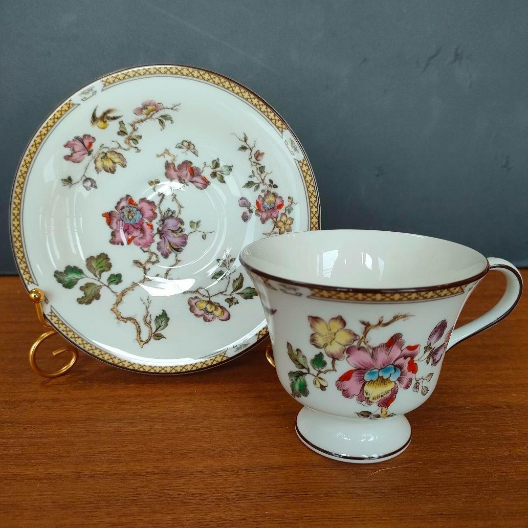 美品★ウェッジウッド 黒壺 カップ＆ソーサー スワロー シノズワリ