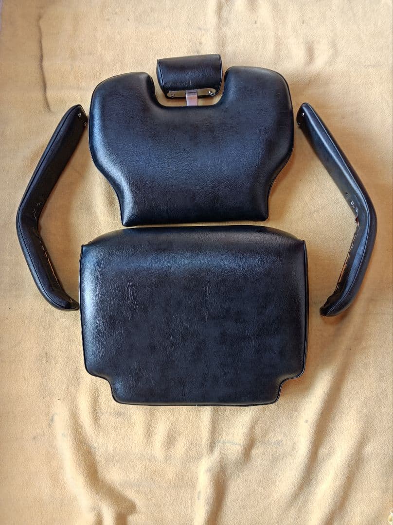 理容機器　新明和ウィズ椅子　レザー部分一式