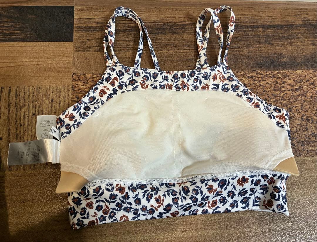 極美　emmi yoga エミヨガ　ヨガウェア　大人上品フラワーM