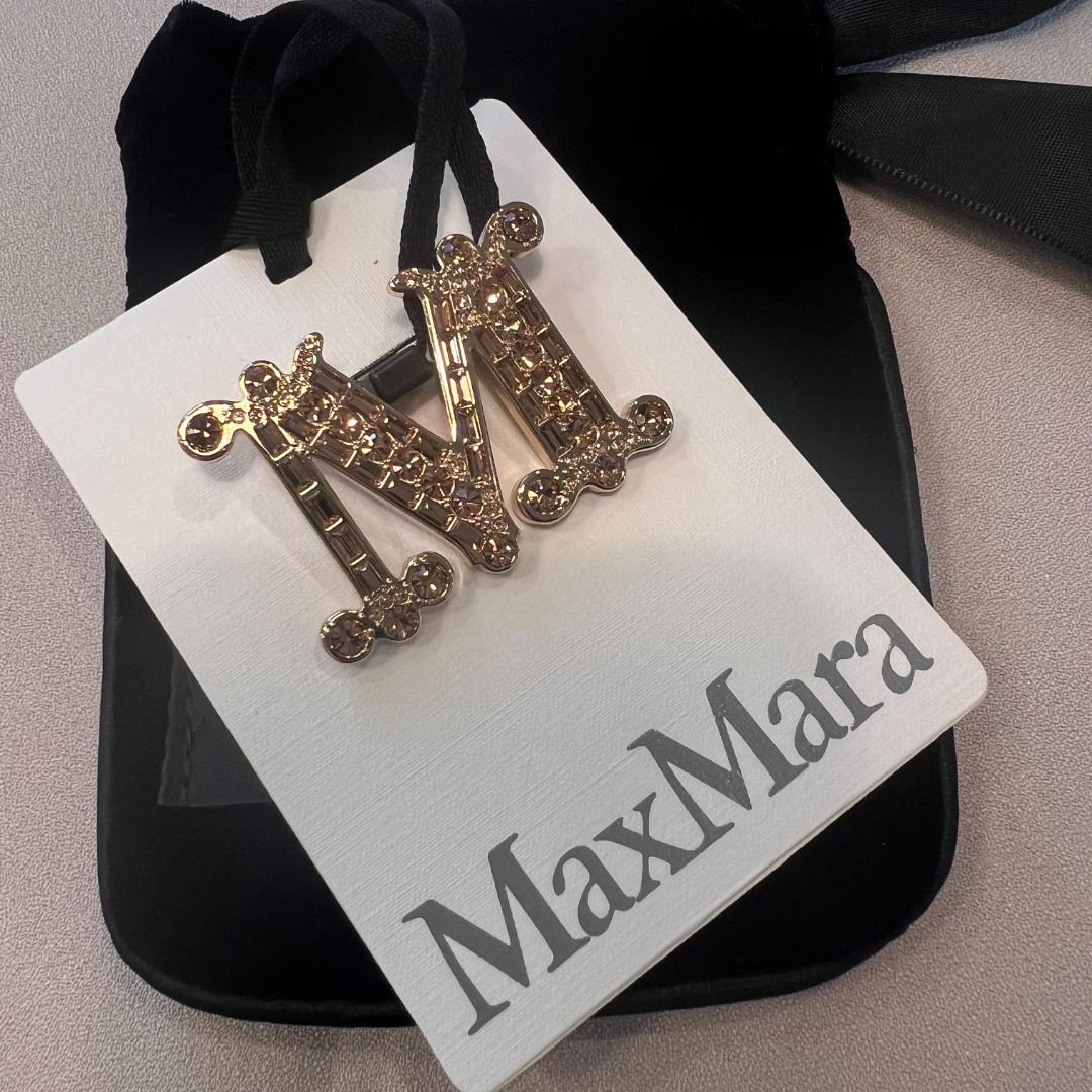 【新品未使用】MaxMara 大人気！Mブローチ 新色マスタード