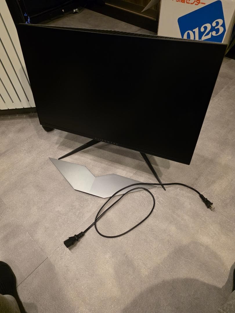 Alienware 25 ゲームモニター – AW2518Hf