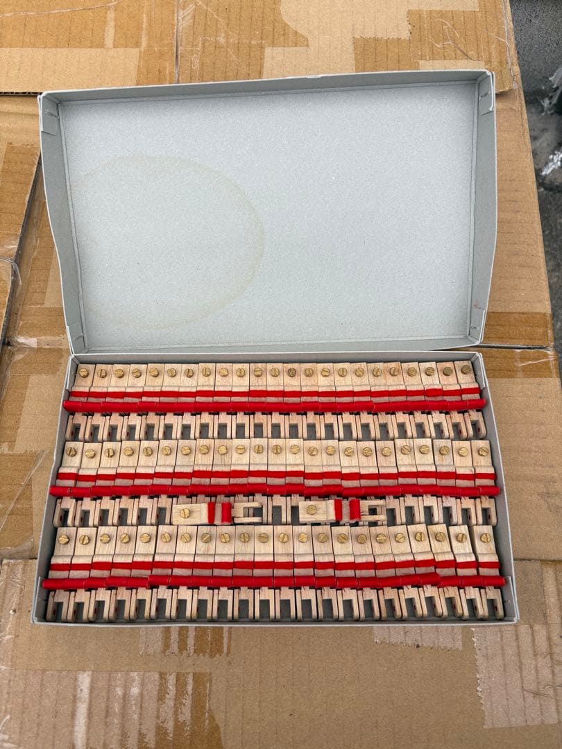 グランドピアノ　ソステヌートペダル部品　2本ペダルから3本ペダルへ　調律