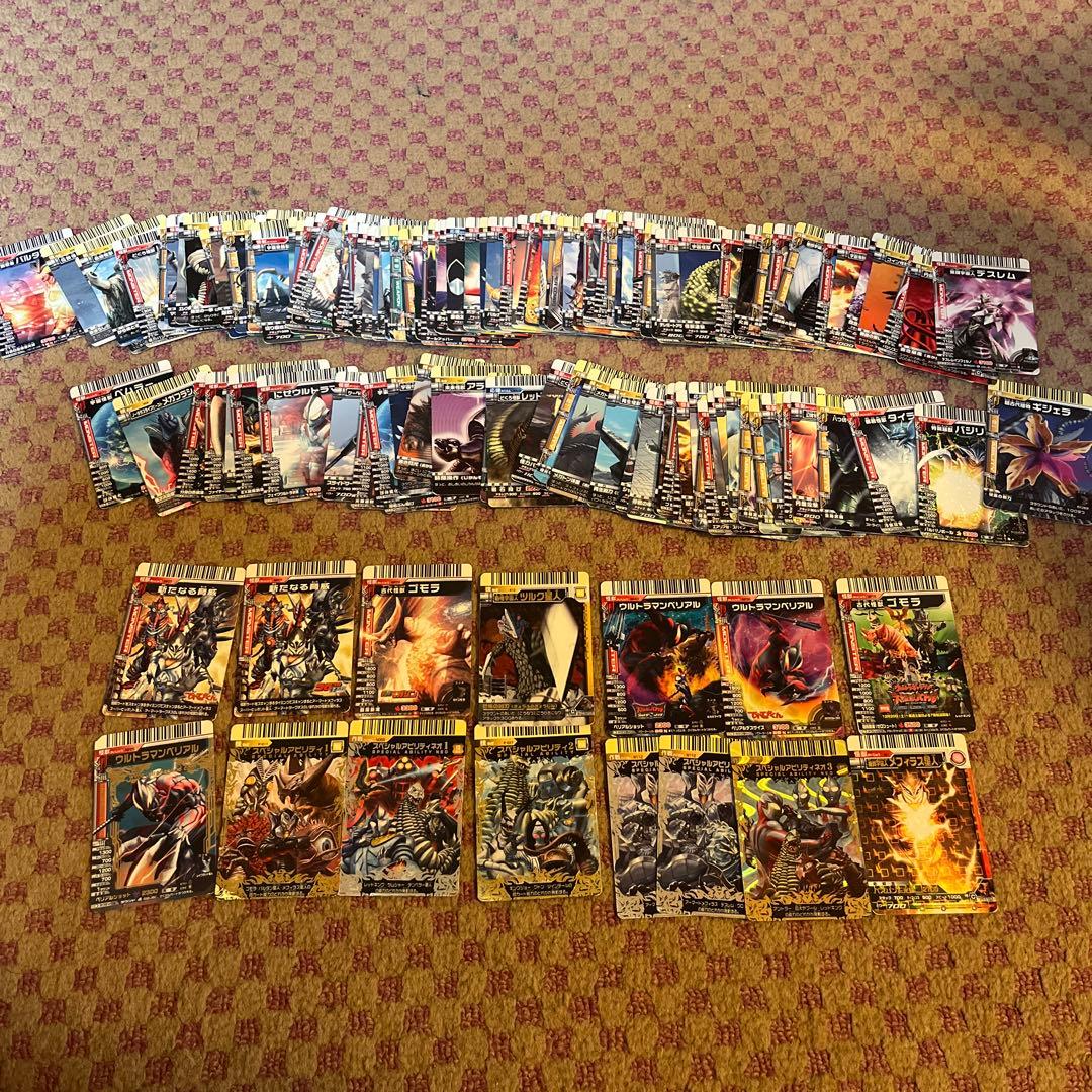 ウルトラマン　大怪獣バトル　カード　約300枚まとめ売り