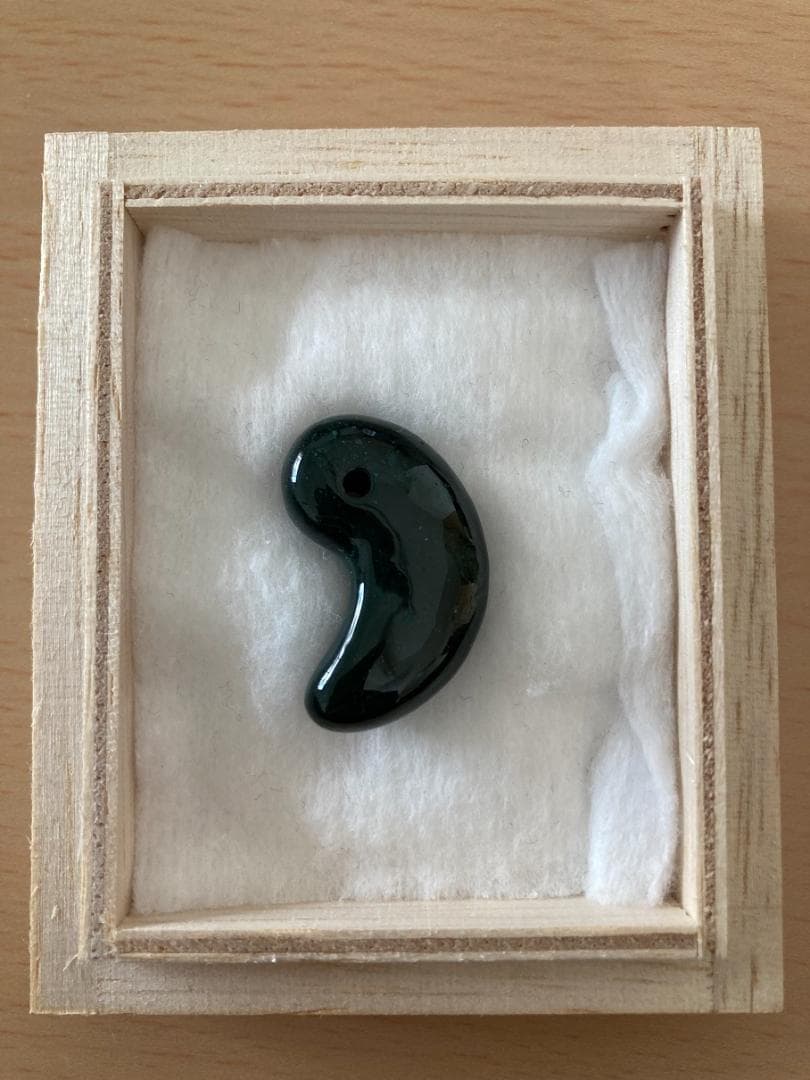 出雲石　青石　碧玉勾玉　26.4ｍｍ　甲州加工