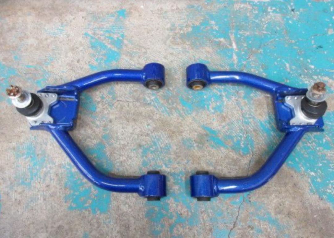 メーガンレーシング フロントアッパーアーム　クラウン