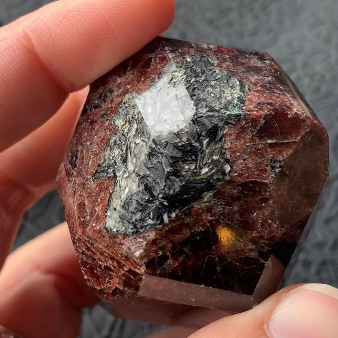 ダークレッドの12面体結晶ガーネット(Lサイズ5)ポリッシュ