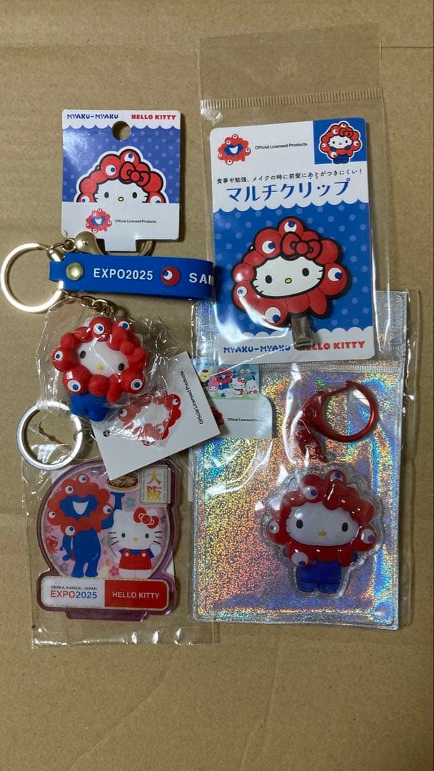 ラスト1個　大阪万博　ミャクミャクマスコットストラップ4種類　ハローキティ