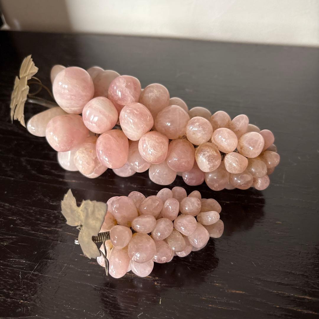 石のピンクの葡萄(大小２個)