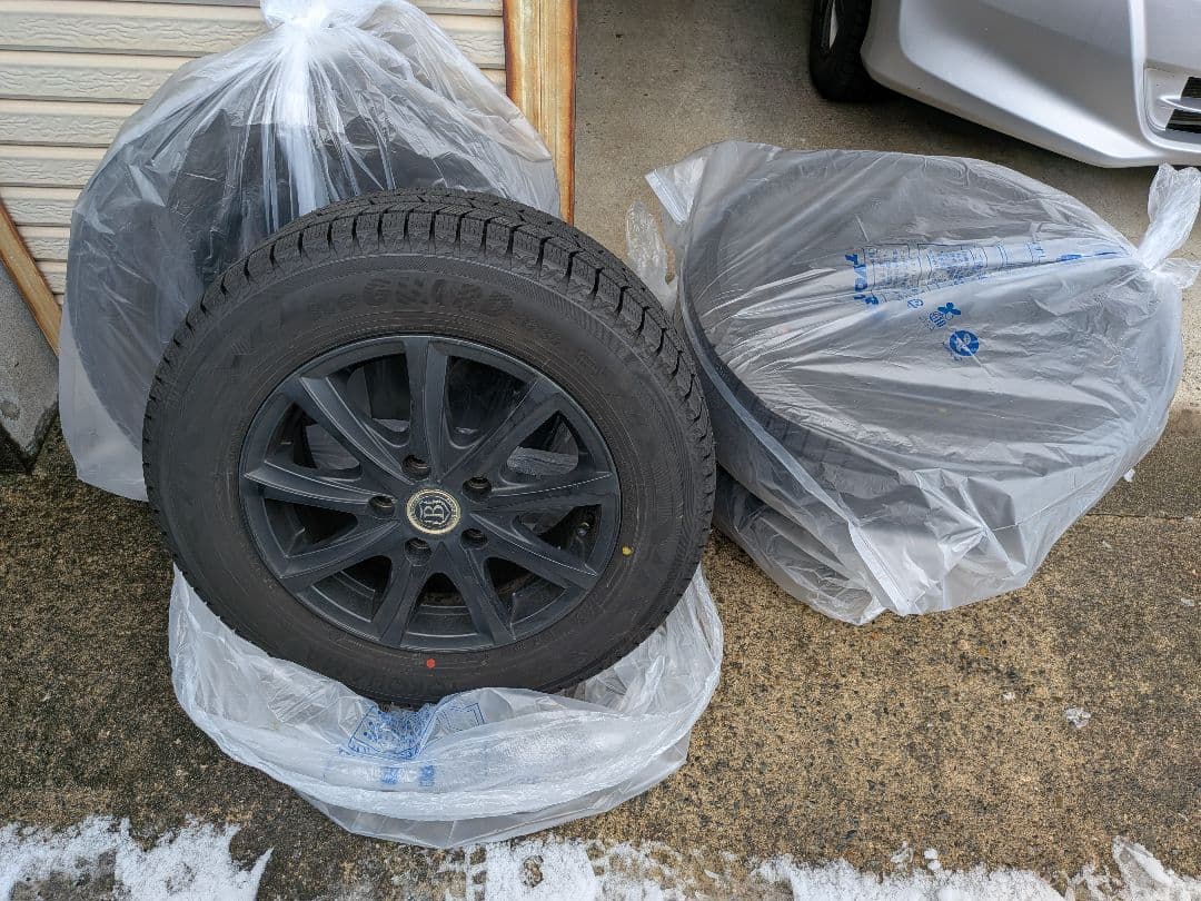 ​【2025年製タイヤ・1ヶ月使用】ヨコハマ iG80 195/65R15　4本