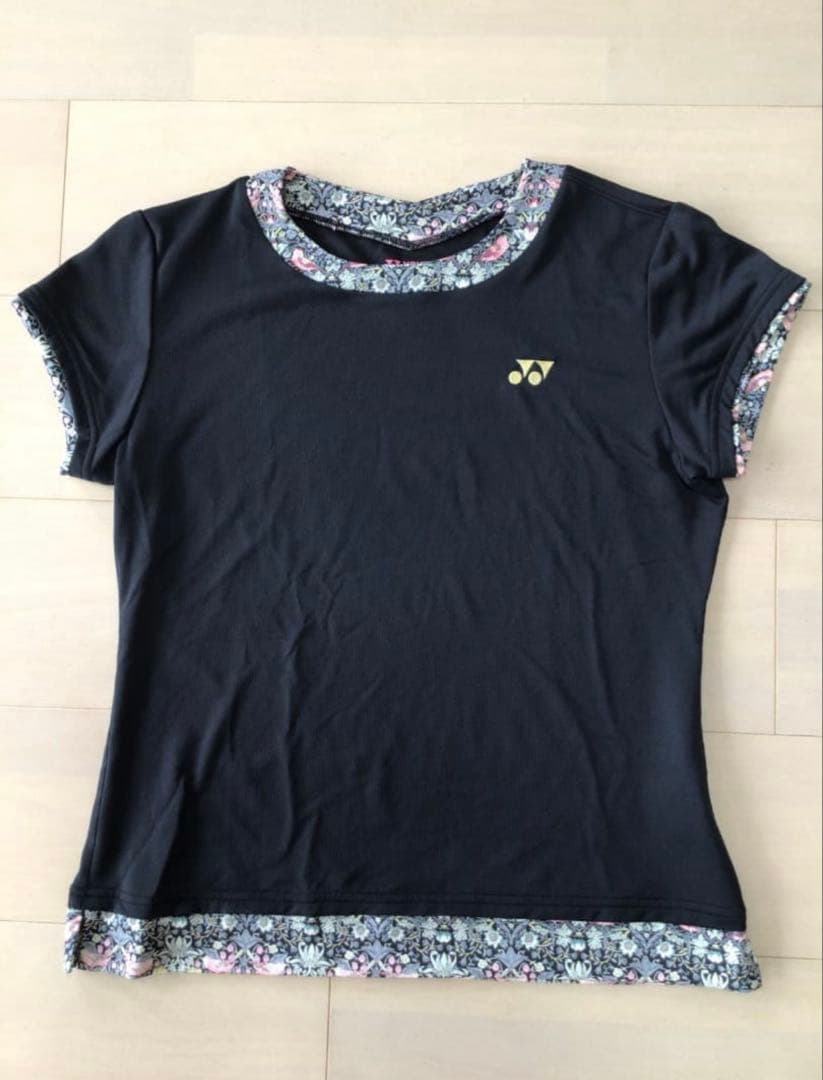 YONEX ゲームシャツ　黒　リバティ柄