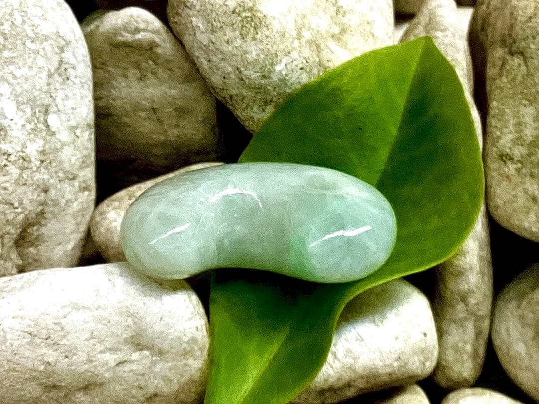 ✳極上紋様‼️ 希少玉‼️糸魚川翡翠勾玉　お身近に開運*吉祥の守護石を　鑑別書取得品