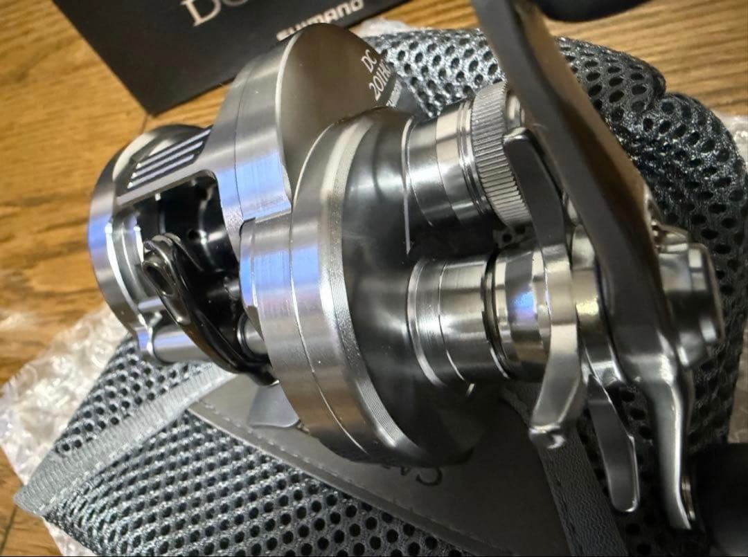 シマノ カルカッタコンクエストDC201 HG 左 SHIMANO ベイトリール