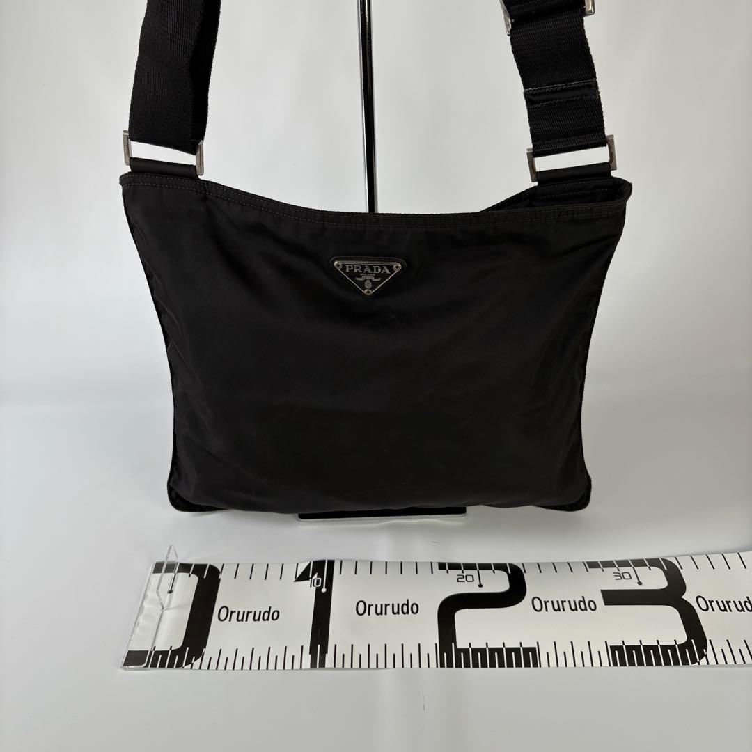 PRADA テスート ショルダーバッグ　サコッシュ　三角プレート 黒 ブラック