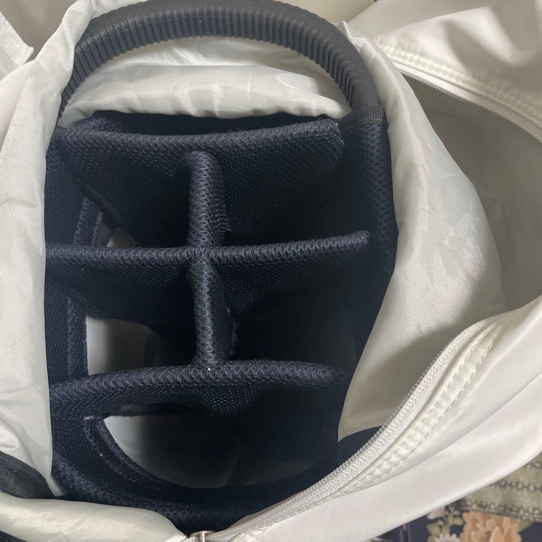 ゾイホワイト ゴルフバッグ スタンド式ヘッドカバー付き