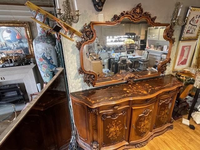 バロック様式 木製サイドボード