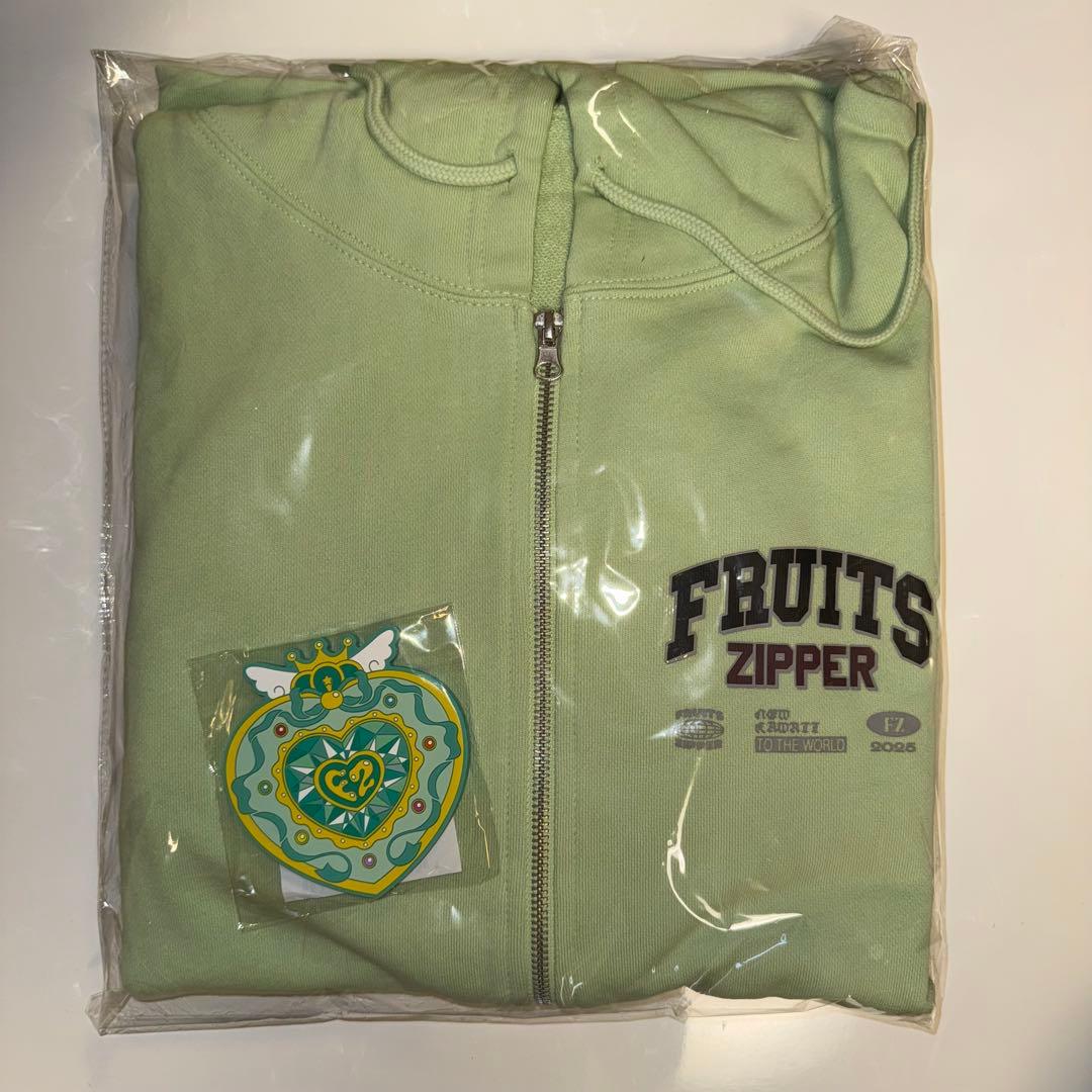 東京ドーム値下げ‼️ FRUITSZIPPER 櫻井優衣 推しアピパーカー +鏡