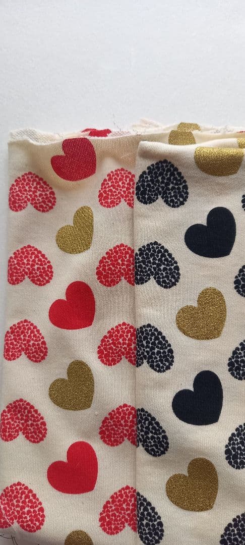 おそろい服　ハート柄