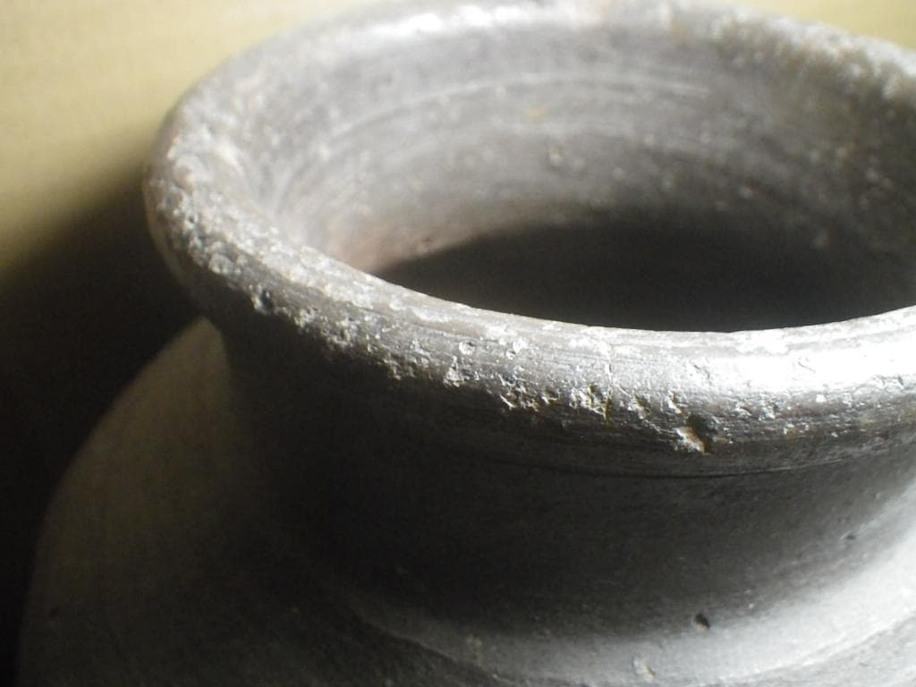 古備前壺　うずくまる 22/12/29