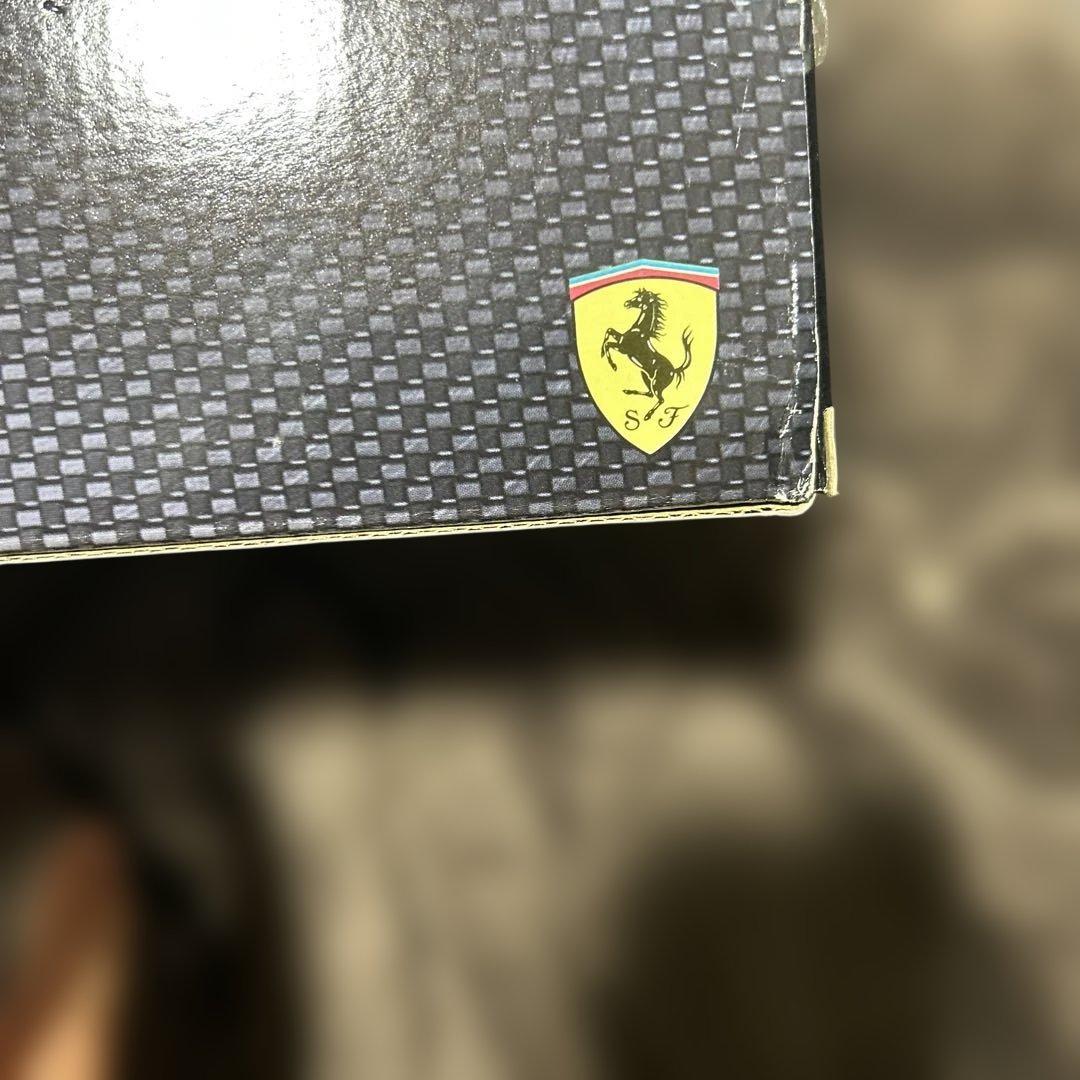 ミハエル・シューマッハ Ferrari F2001 ミニカー 1/18 限定版