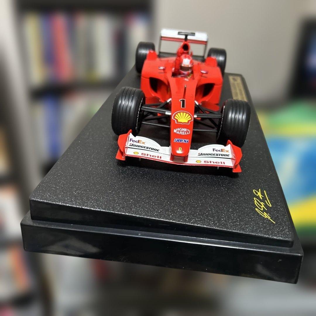 ミハエル・シューマッハ Ferrari F2001 ミニカー 1/18 限定版