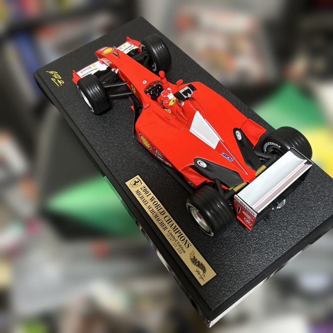 ミハエル・シューマッハ Ferrari F2001 ミニカー 1/18 限定版