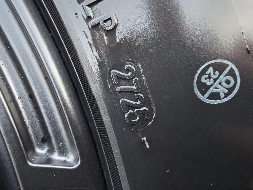 18インチ ブラック ホイールセット ランクル300 スタッドレス　2025年製