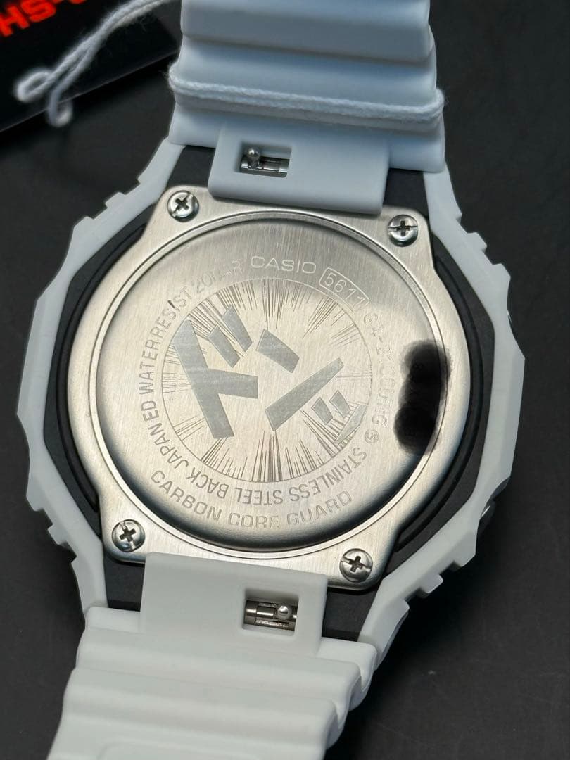 CASIO G-SHOCK マンガ　ホワイトGA-2100 白 新品 ラスト