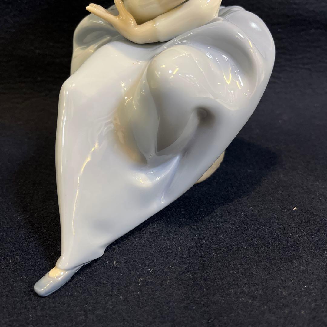 リヤドロ　花の香りに包まれて　フィギュリン　陶器　置物　人形　インテリア