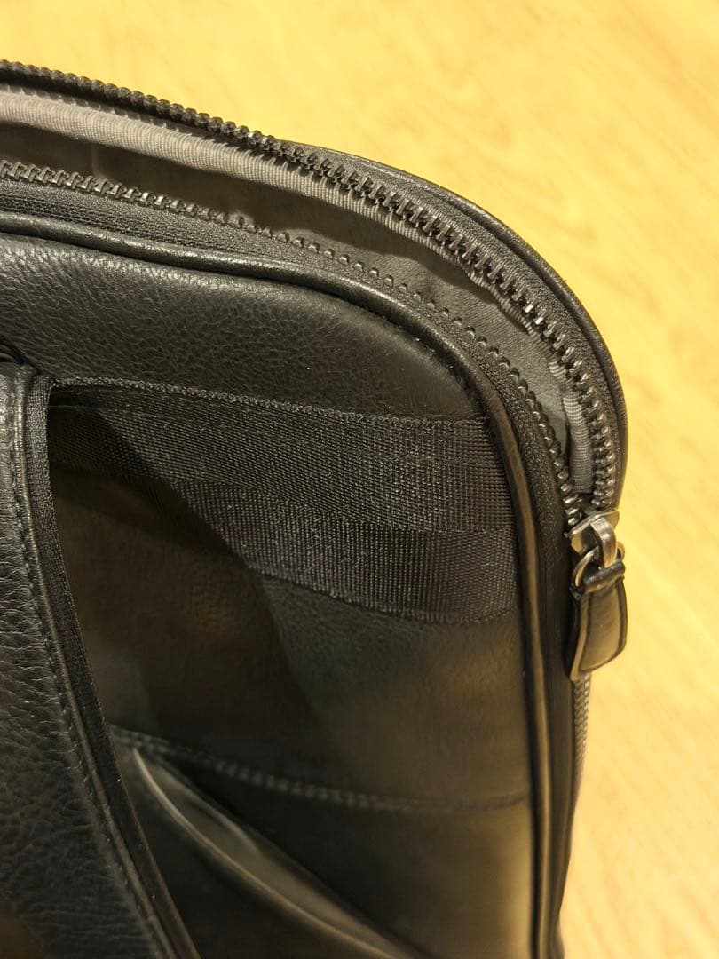 FlathorityのオイルミーリングPCリュック(M) 16インチ可能