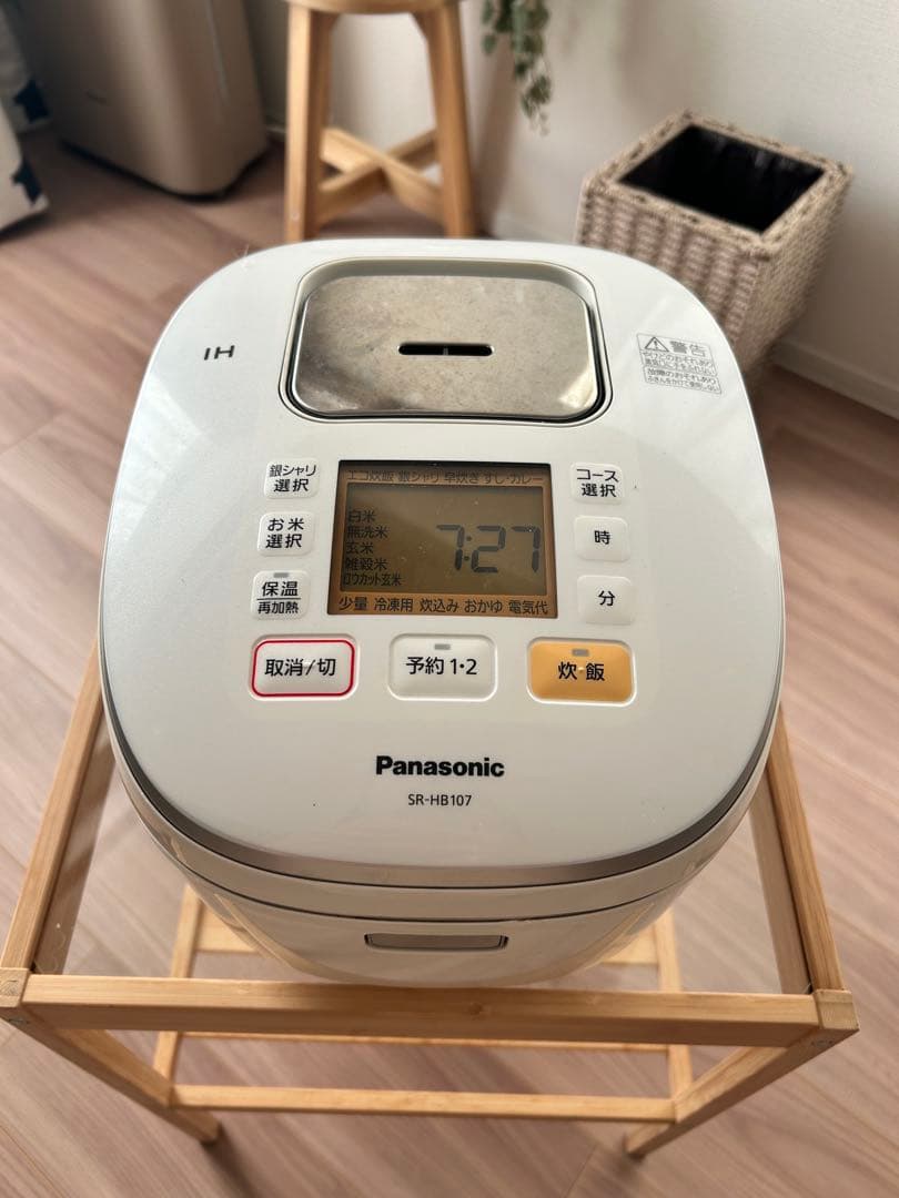 【送料込み】美品Panasonic IHジャー炊飯器　SR-HB107