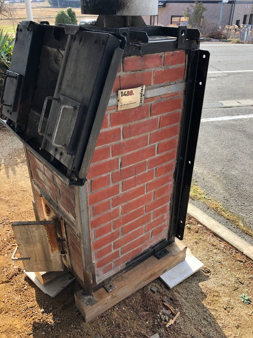 焼却炉　耐火レンガ製　引き取り限定！