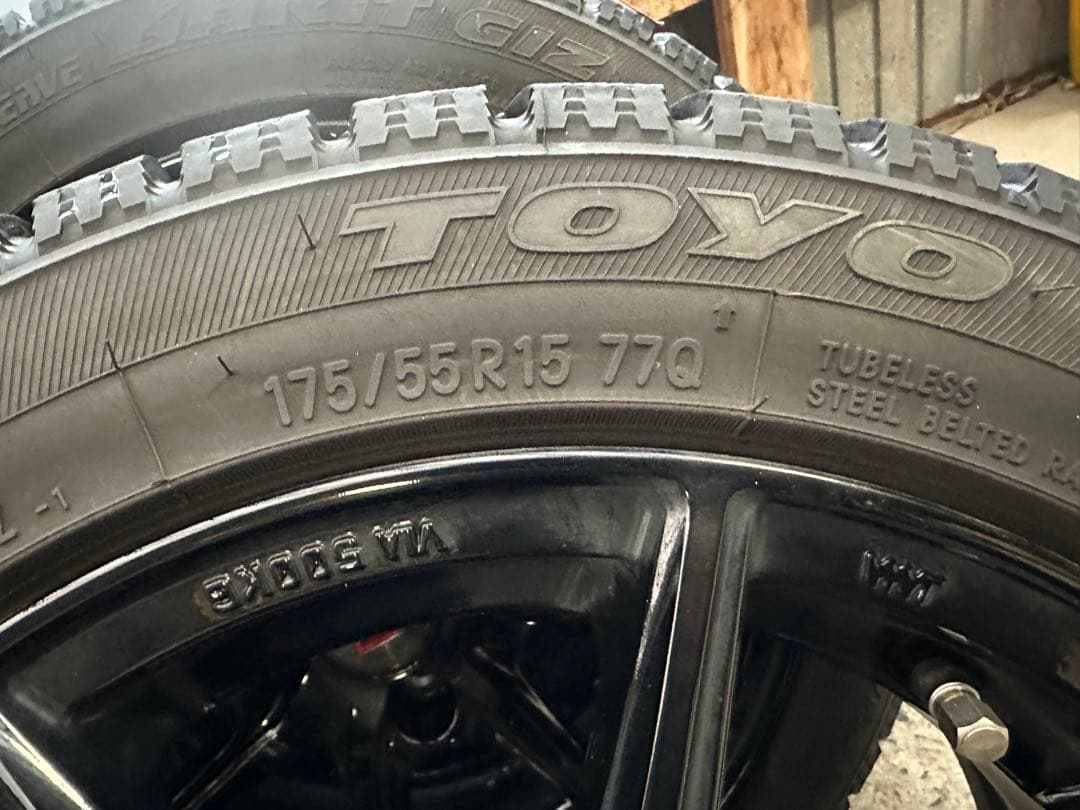 ルーミー冬タイヤセット　電動パーキング対応　TOYO