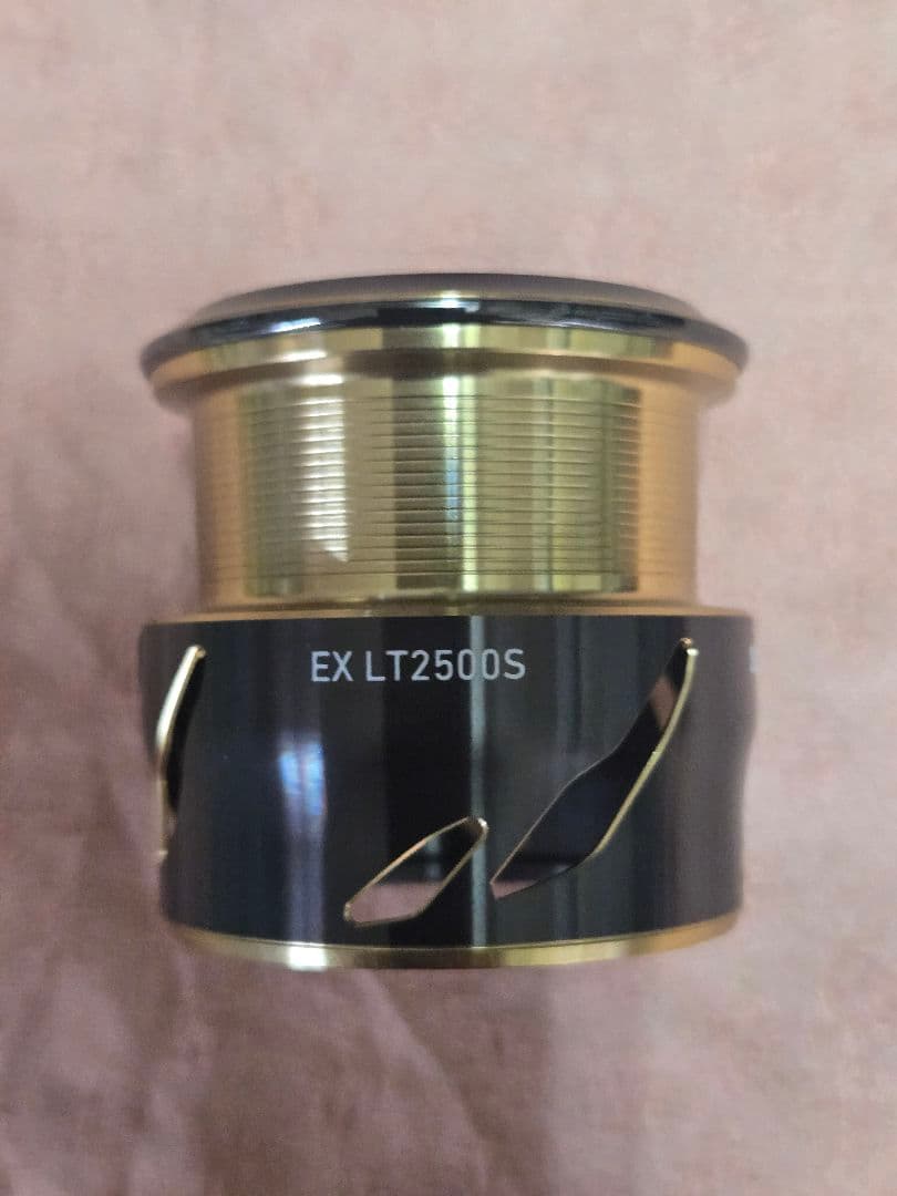 ダイワ(Daiwa) SLPW EX LTスプール2 2500S　新品同様