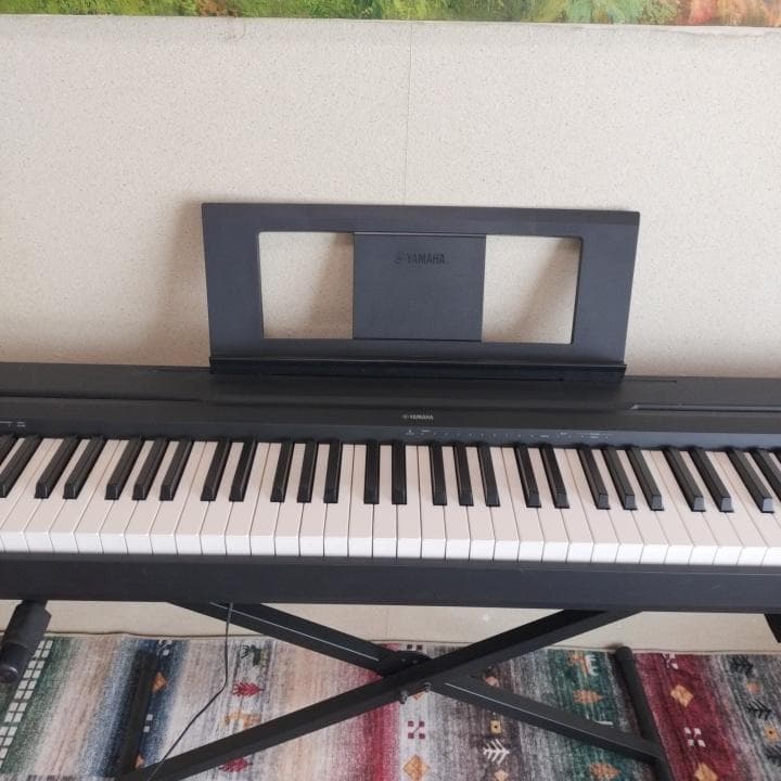 {引き取り限定}YAMAHA電子ピアノ８８鍵盤 スタンド付き