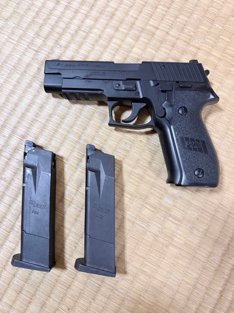 SIG SAUER P226 ガスガン マガジン2付き