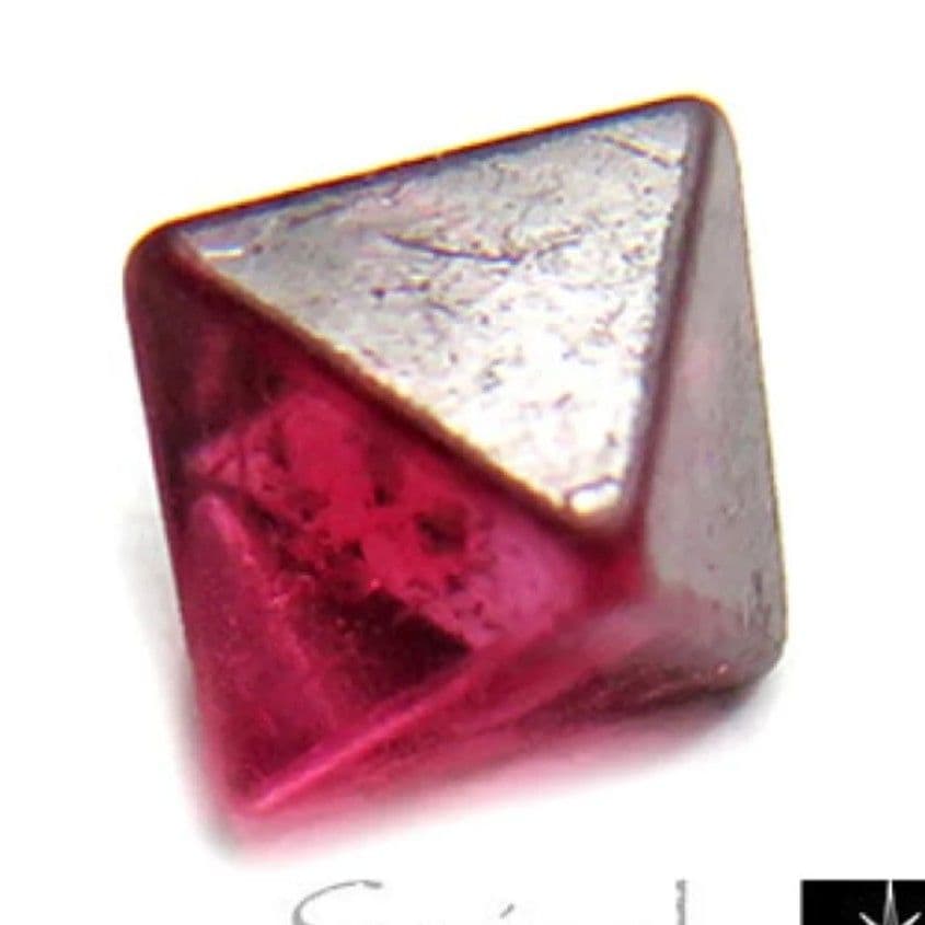 レッドスピネル 原石 0.8ct