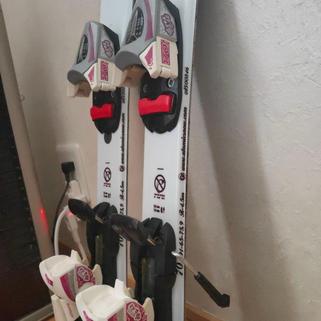 Atomic スキー板70cm とKAZAMA ポール70cm