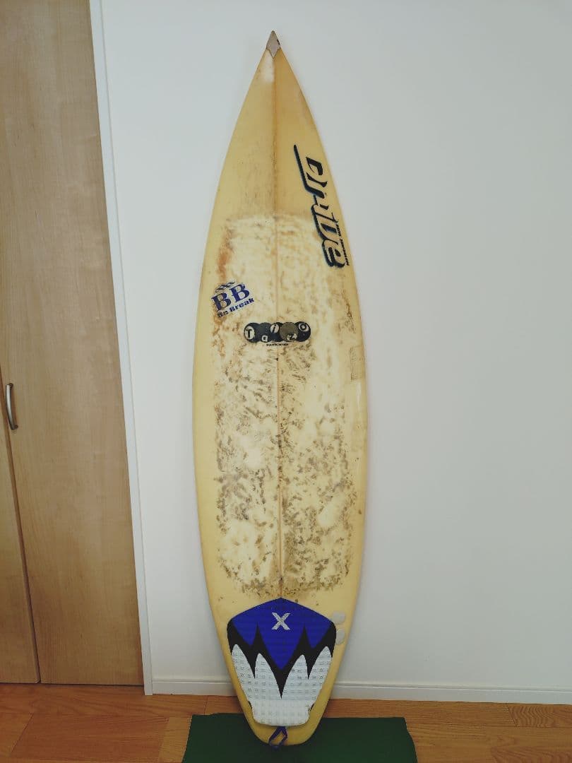 サーフィン　ショートボード 【フィン3枚付き】（送料込み）