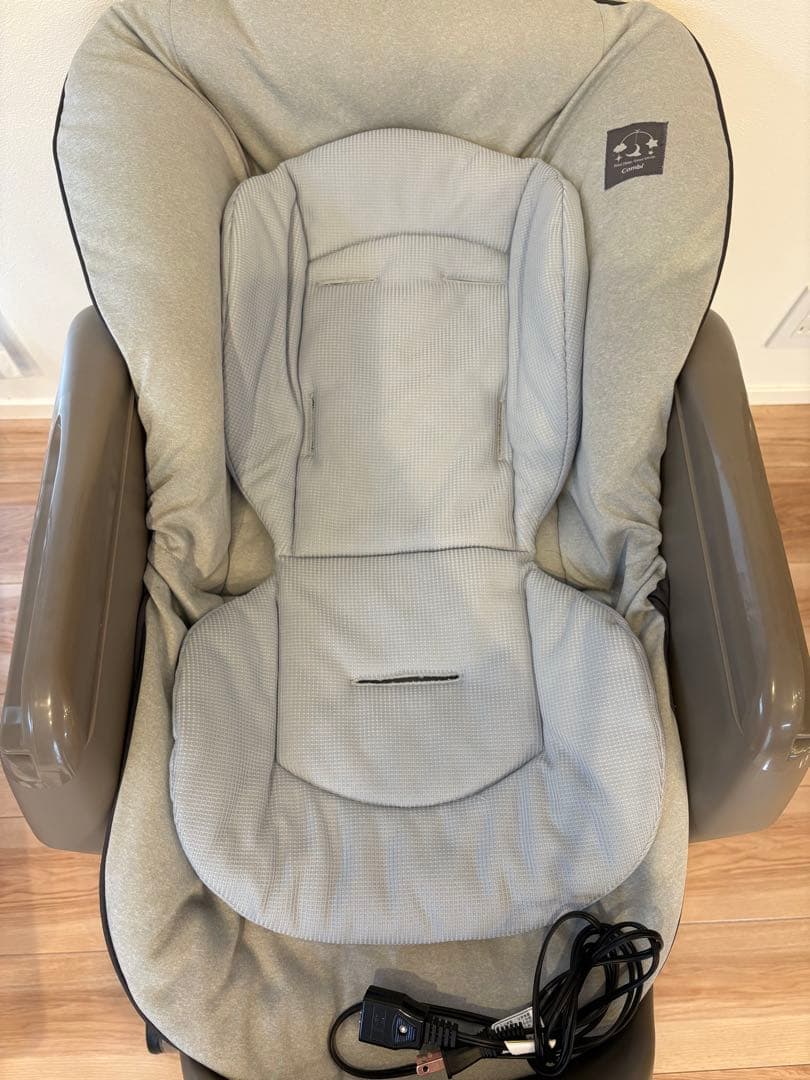 電動ベビーチェア グレー　ネムリラ　コンビ